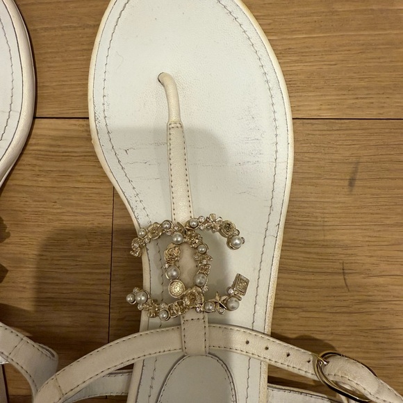 Chanel White Thong Sandals - Picture 2 of 7